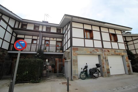 Property building, Facade/entrance