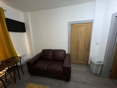 Ground Floor Two Bed Cairo Street Apartment in Warrington