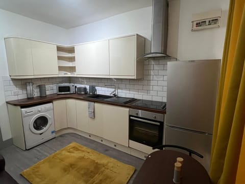 Ground Floor Two Bed Cairo Street Apartment in Warrington