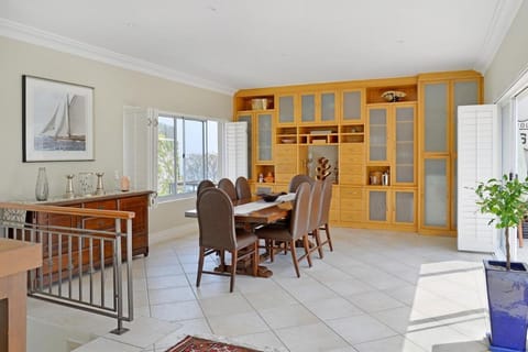 Camps Bay Villa With Pool 150m To The Beach Haus in Camps Bay