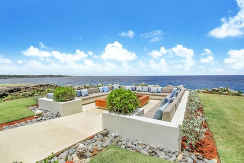 Oceanfront Paradise with 10 Bedrooms, Pool, Gym, Jacuzzi, Sauna, and Full Staff in Casa de Campo Resort Villa in La Romana