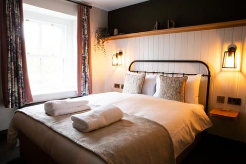 Square & Compass Inn in North East Derbyshire District