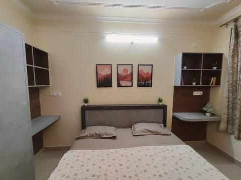 RJ Homestay Condominio in Dehradun