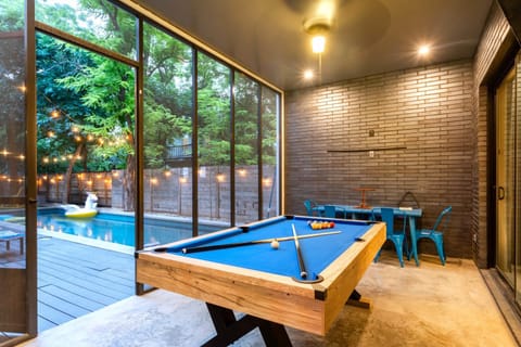 Backyard Pool Oasis - Rainey Street - 6 min walk House in Austin