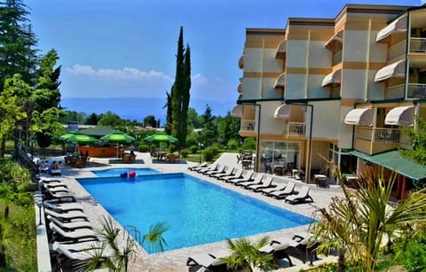 Day, Pool view, Swimming pool, sunbed