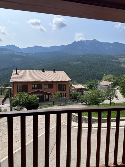 Mountain Apartment: Pedraforca Apartment in Berguedà