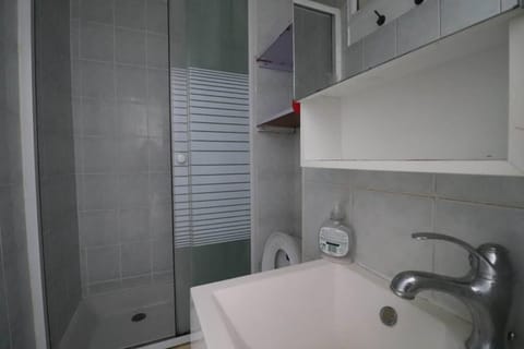 Montrouge 1 Bedroom Flat 30m2 - (2 pièces) Appartement in Montrouge