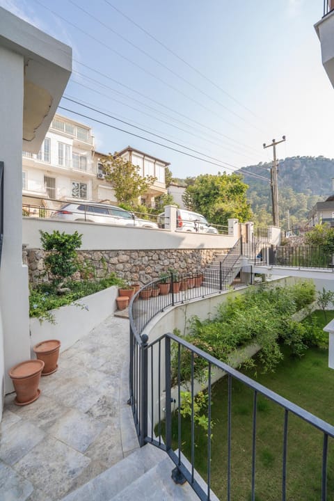 Day, Natural landscape, Garden, Balcony/Terrace