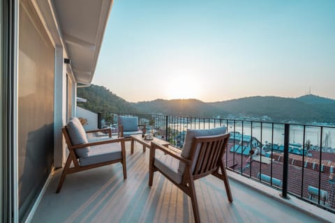 Patio, Nearby landmark, Natural landscape, View (from property/room), Balcony/Terrace, Mountain view, Sea view, Sunrise, Sunset