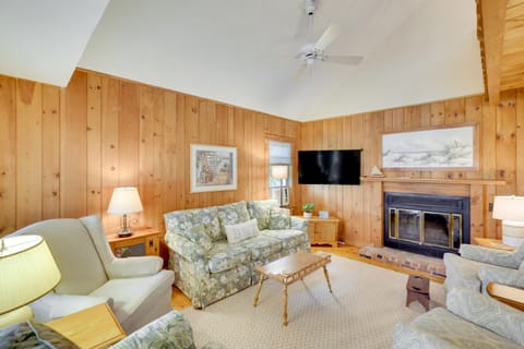 Kennebunkport Getaway with Grill Walk to Beach! House in Goose Rocks Beach