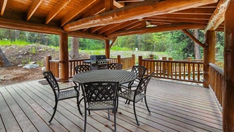 3BDR Creekside Cabin Near Trails and Main Street House in Blue River