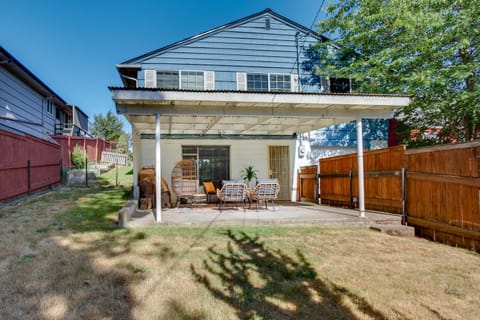Updated Tacoma Home with Fire Pit! House in Tacoma