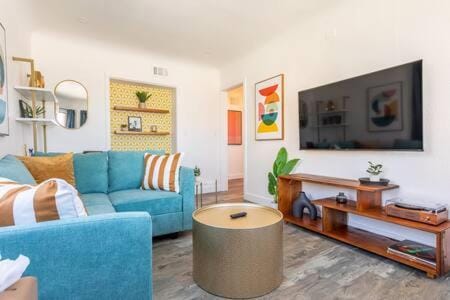 Ocean View Hermosa Pier Apt by OrangeDoorStays Apartment in Hermosa Beach