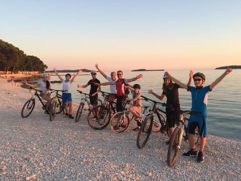 Day, People, Natural landscape, Beach, Cycling, Sea view, Sunrise, Sunset, group of guests