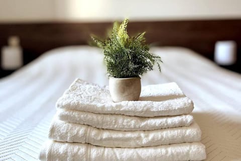 Bedroom, towels