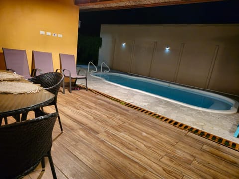 Condo Jaco bejuco frente al mar y casa con piscina Condominio in Esterillos Este
