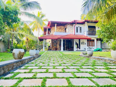 Property building, Patio, Day, Garden, Garden view