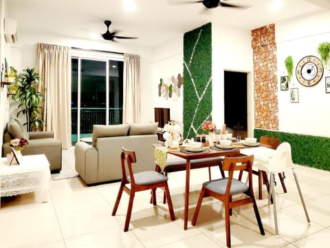 Living room, Seating area, Dining area, air conditioner