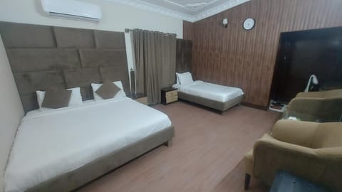 Arena Lodge Guesthouse Bed and Breakfast in Islamabad