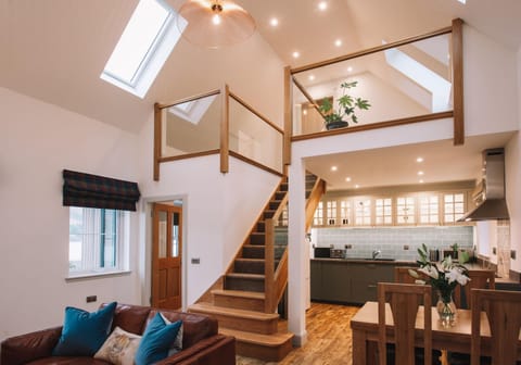 Balcony/Terrace, Kitchen or kitchenette, Living room, Dining area, Area and facilities