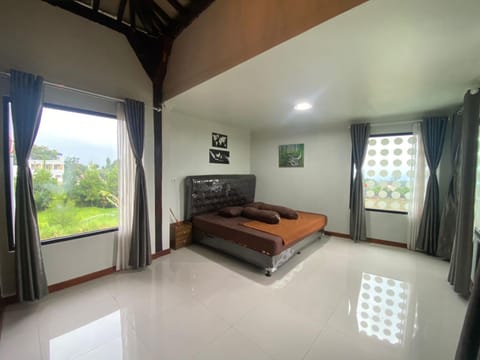 Villa Joglo Cisarua Puncak Villa in Cisarua