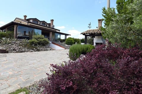 Property building, Spring, Day, Garden, Garden view