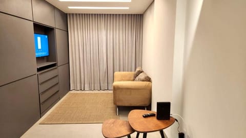 Loft Confortável e Elegante com Quarto Fechado Haus in Campo Grande
