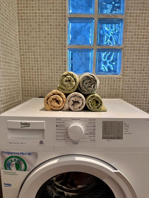 towels, washing machine