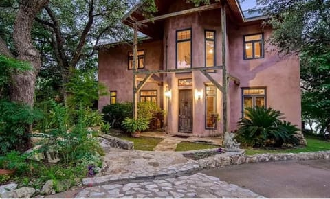 Magical Lakefront Villa feat. on CBS's Staycation Villa in Lake Travis
