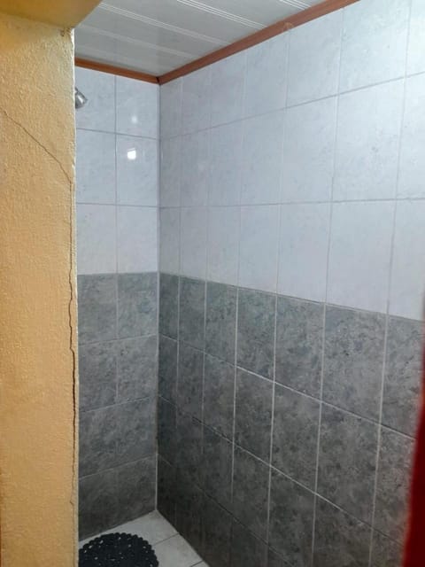 Habitación con baño Condo in Heredia Province