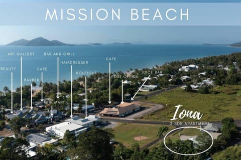 Iona Mission Beach- Stroll to shops cafes & beach Condo in Mission Beach