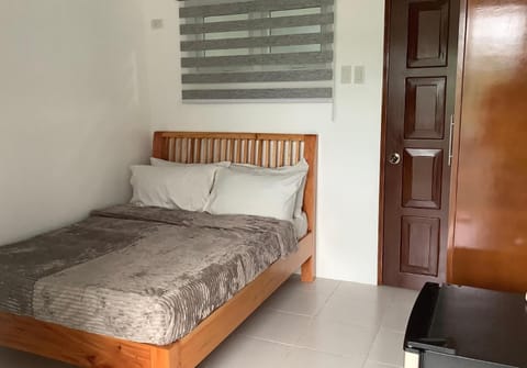 Max n Fe Bed and Breakfast in Bicol