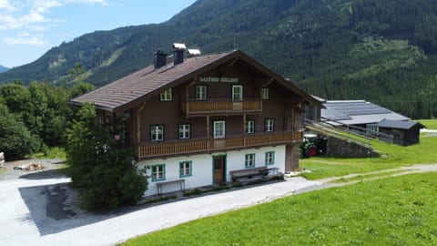 Property building, Spring, Day, Neighbourhood, Mountain view