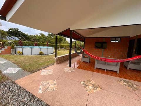 Tranquilo Chalet con Piscina en el Quindio Villa in Quindio, Colombia