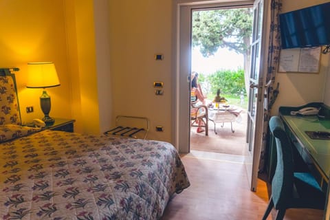 ALTAFIUMARA ISOLE 4* Hotel in Villa San Giovanni