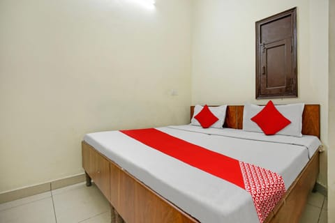 Wave Inn Guest House Hotel in Ludhiana