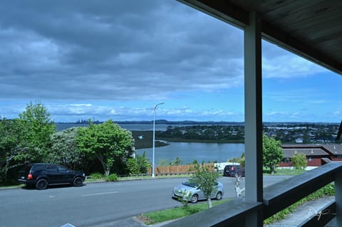 Living room, City view, Sea view