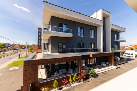 Property building, Day, Street view