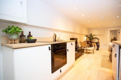 Chorlton Stylish Studio & Roof Terrace Apartments Apartment in Stretford