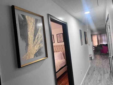 Elegant 3 KINGs bedroom near Downtown Newark EWR NYC Airport Condo in Newark