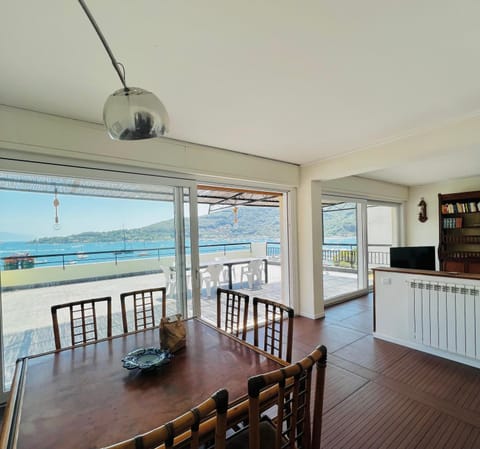 Natural landscape, Seating area, Dining area