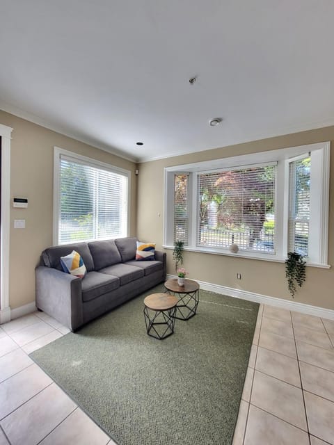 Living room, Photo of the whole room, Seating area