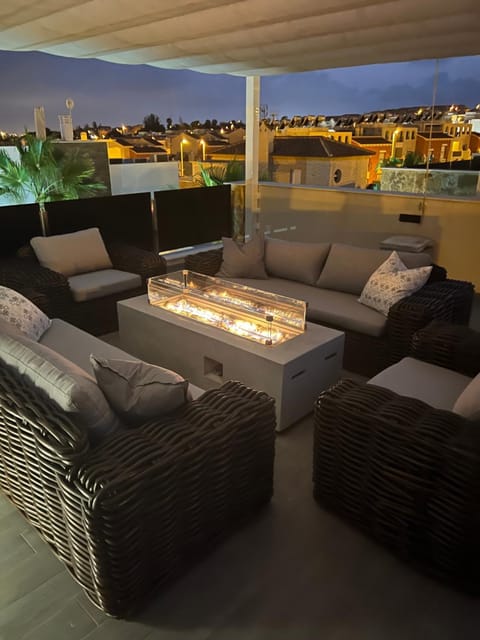 Patio, Night, View (from property/room), Balcony/Terrace, Balcony/Terrace, Seating area, City view