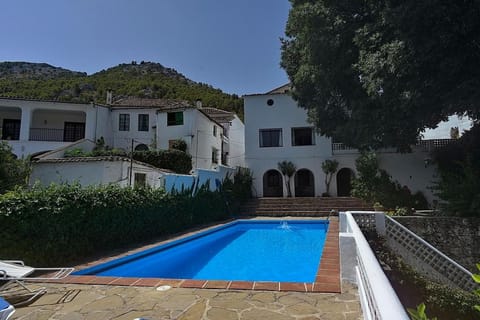 Casa Pomar - Preciosa casa con piscina y vistas a la sierra Maison in Grazalema