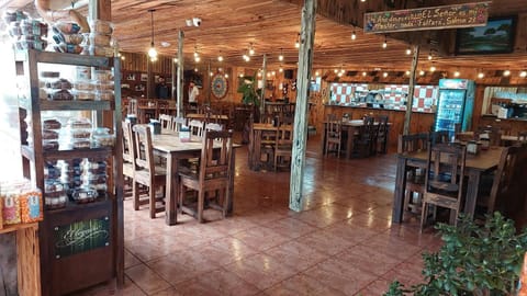 El Descanso Restaurante y Hotel Hotel in San José Province