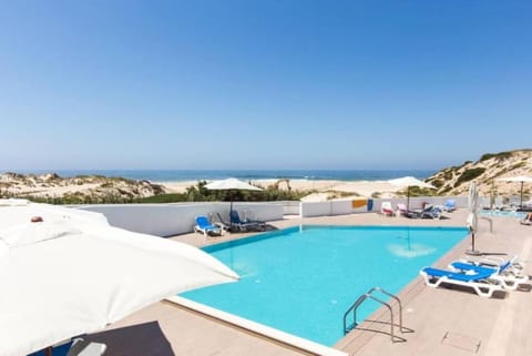 Nearby landmark, Day, Natural landscape, Beach, Pool view, Sea view, Swimming pool, sunbed