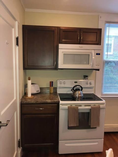 Walk to Downtown Salem Condo in Marblehead
