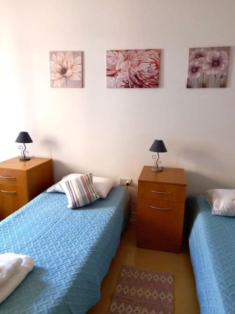 Malta Crown guesthouse Bed and Breakfast in Saint Julians