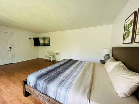 Letitia Heights !G Stylish and Spacious Private Bedroom with Shared Bathroom Urlaubsunterkunft in Barrie