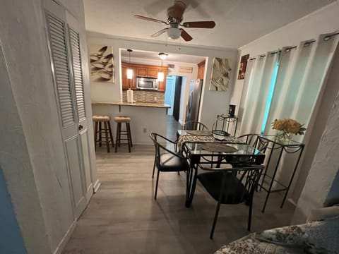 Relaxing 3BR 2 BA Pool/ Jacuzzi Home House in West Palm Beach